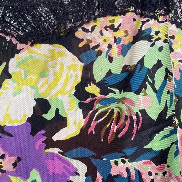 Diane Von Furstenberg Parisse Blouse - Size Small - Picture 7 of 8